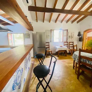 puerto-pollensa-villas-and-apartments.allmallorcahotels.com/